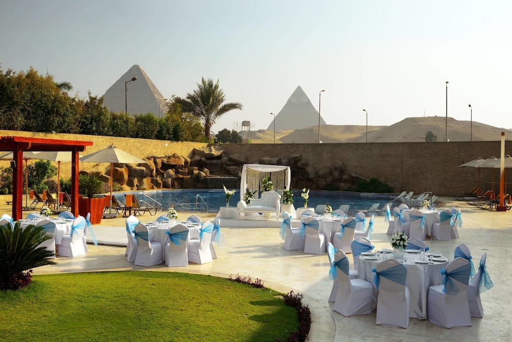 Le Meridien Pyramids Hotel & Spa Giza Esterno foto